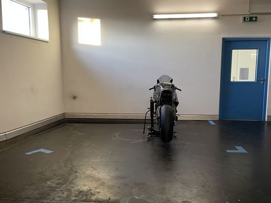 Motorradabstellplatz