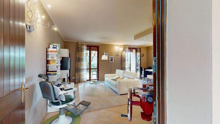 NA-072-9-Appartamento-arredato-con-corte-esclusiva