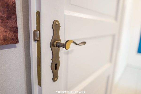 Holztüren, weiß lackiert