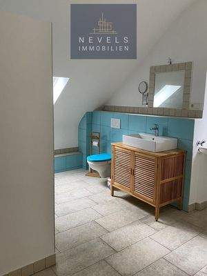 Badezimmer Dachgeschoß  