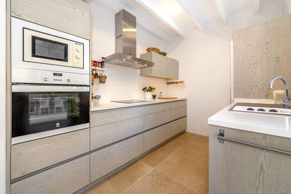 Elegant, modern kitchen