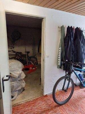 Zugang vom Flur in die Garage