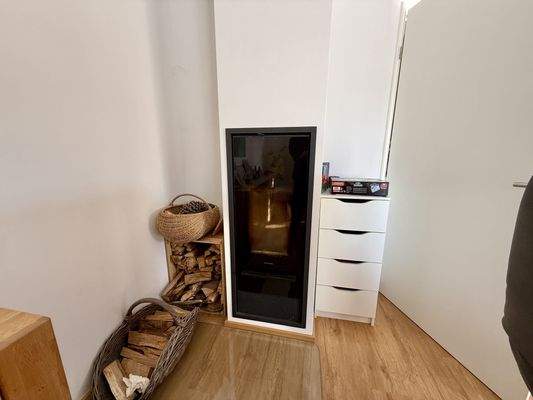 Wohnhaus EG: Detailaufnahme Holzofen