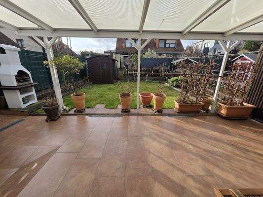 Großflächiger Terrasse