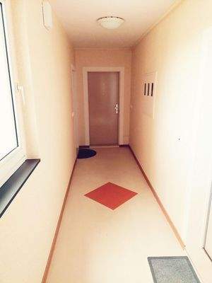 Hausflur zur Wohnung 4. OG