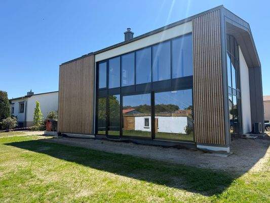 Fensterfront zum Grundstück