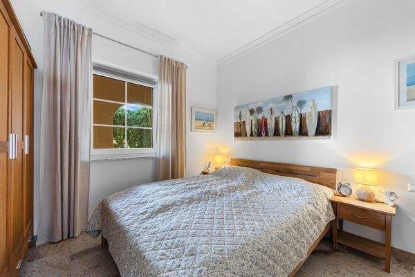 Schlafzimmer Gartengeschoss