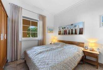 Schlafzimmer Gartengeschoss