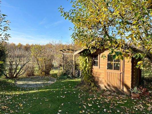 Garten mit Gartenhaus