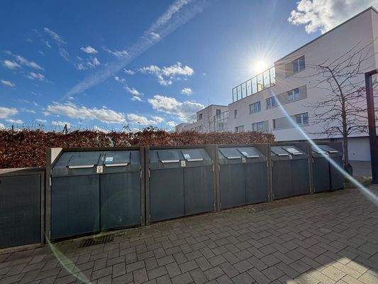 gepflegte Abfallstellflächen.jpg