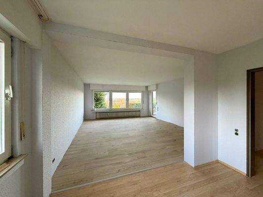 offener Wohn- & Essbereich