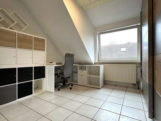 Kinderzimmer / Büro