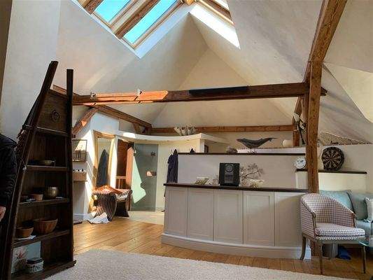 Wellnessoase mit Dachfenster