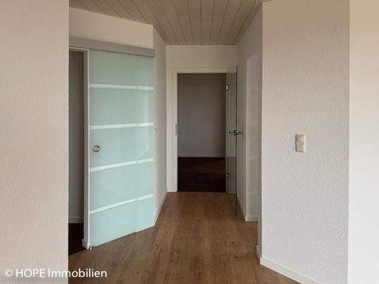 Blick zum Flur vom WoZi