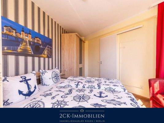 mit Schlafzimmerschrank