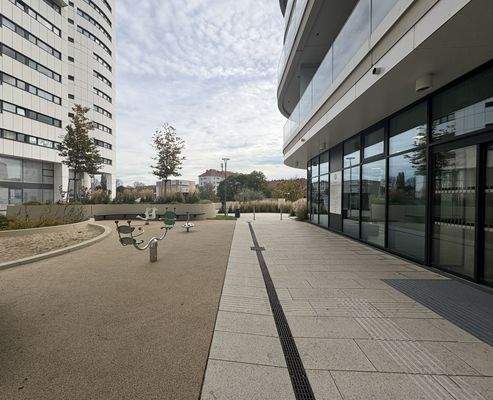 20251030_084116885_iOS