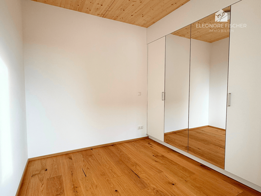 Schlafzimmer mit Einbauschrank