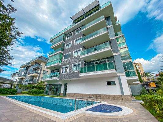 Furnished Property in a Complex 500 M from the Sea in Alanya