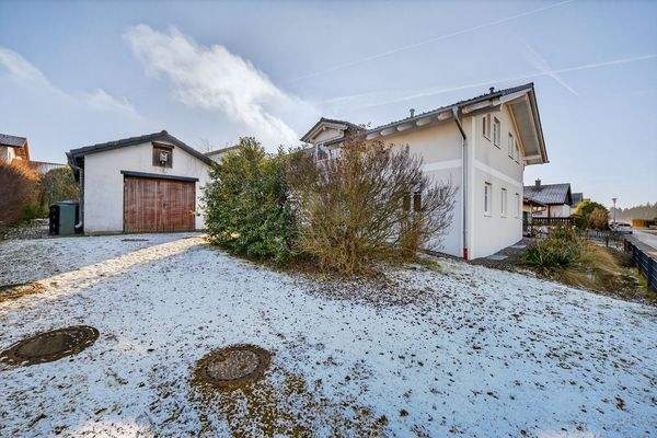 Hausansicht O-N und Garten-Nebengebäude