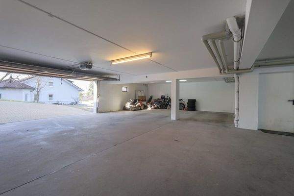 Tiefgaragenstellplatz