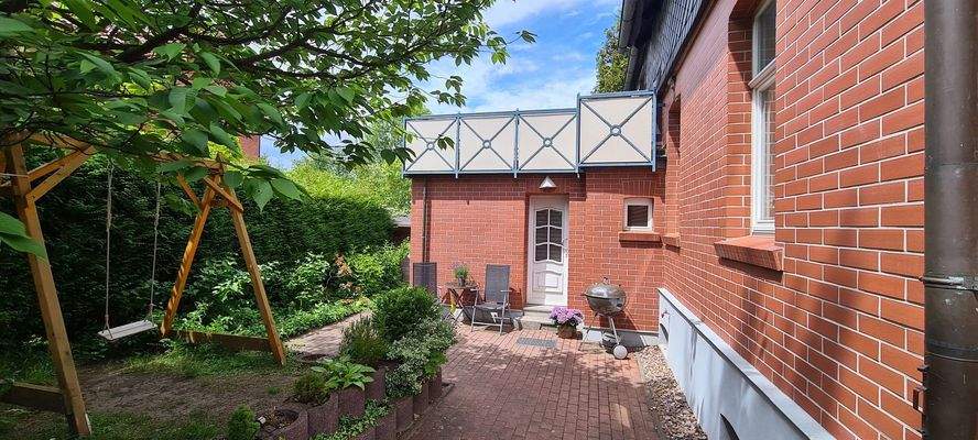 Garten, Blick zum Anbau