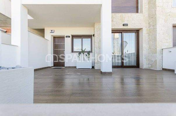 Modern Bungalows with Solarium in Torrevieja, Alicante