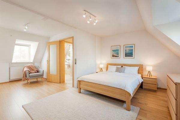 Einrichtungsbeispiel Schlafzimmer Dachgeschoss 