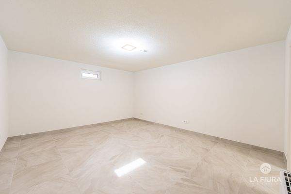 UG Hobby, Büro, Gäste