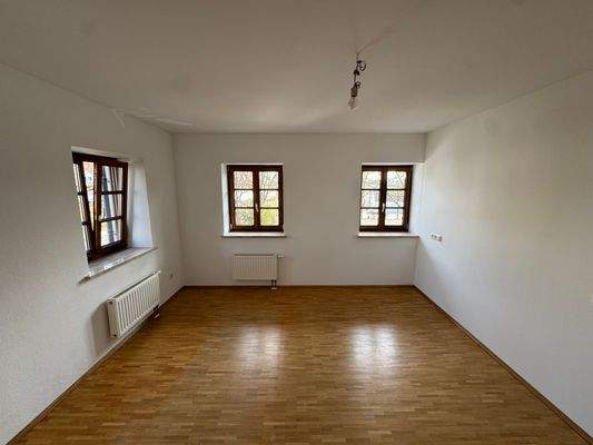 geräumige Schlafzimmer