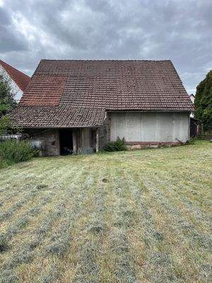 Großes  Grundstück  hinter der Scheune