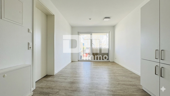 Offener Wohn / Ess / Küchenbereich / Zugang Loggia