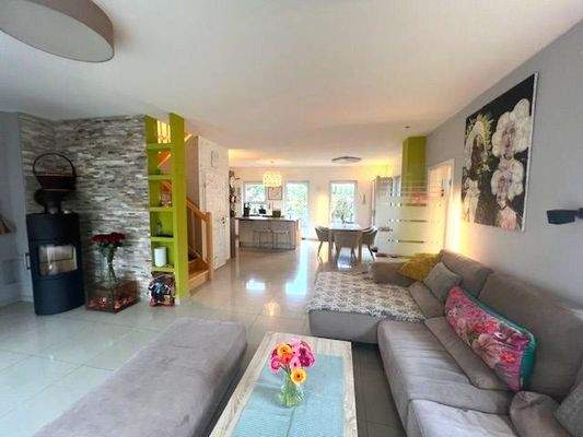 Wohnbereich/Blick zum Essbereich