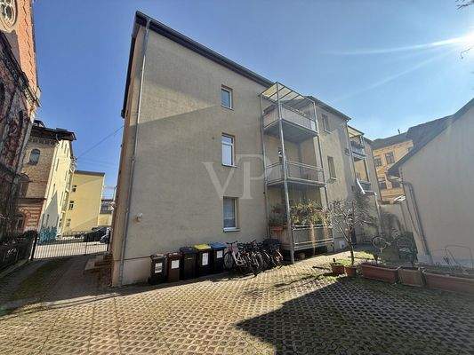 Hinterhof und Rückansicht