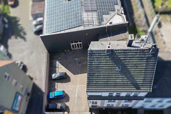 Wohnhaus und Gewerbe