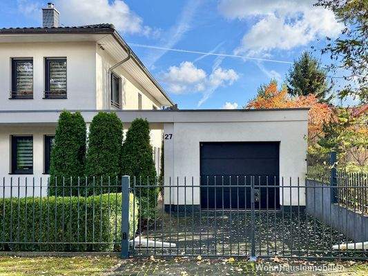 Zufahrt und Garage - elektrischer Antrieb