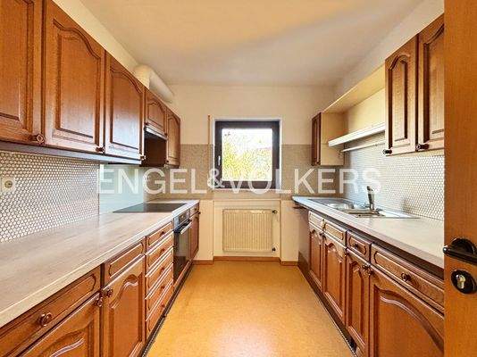 Küche mit Einbauküche