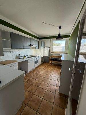 DG-Küche mit Einbauküche