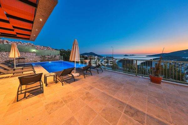 4-Bedroom Villa with Infinity Pool in Kaş Kalkan