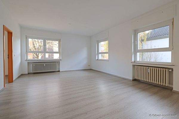 OG Wohnung rechts Wohnzimmer