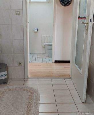 Dachgeschoss Blick vom Bad Richtung WC