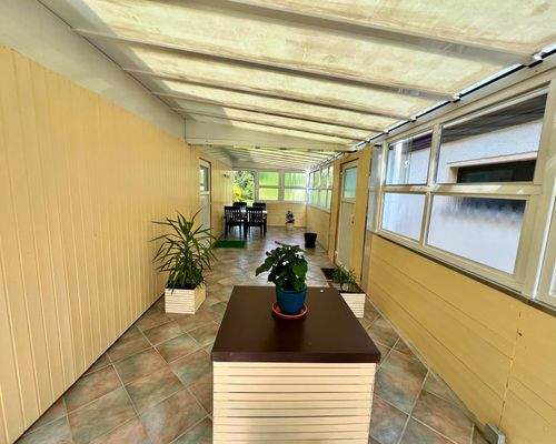 Wintergarten an Bürogebäude