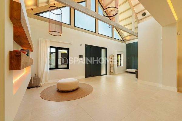 Modern Luxury House with Garden in Marbella Málaga