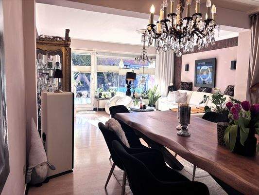 Blick ins Wohnzimmer