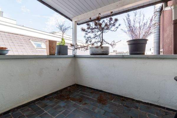 Große Wohnung Dachgeschoss Loggia