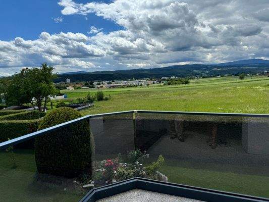 freier Horizontblick am Fuße des Gfieders, herrliche Wanderwege gleich neben der Liegenschaft