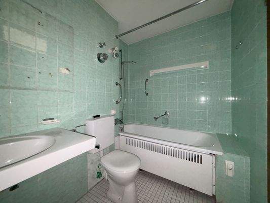 innenliegendes Bad mit Badewanne