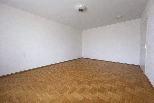 Wohn- und Schlafzimmer