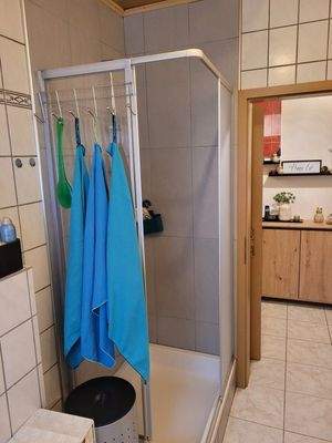 ... mit Dusche