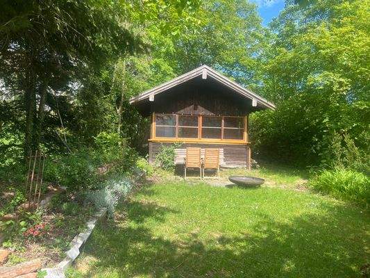 Gartenhäuschen im Sommer