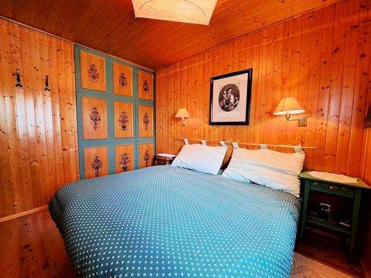 Doppelzimmer mit Fenster nach Osten_B.jpg